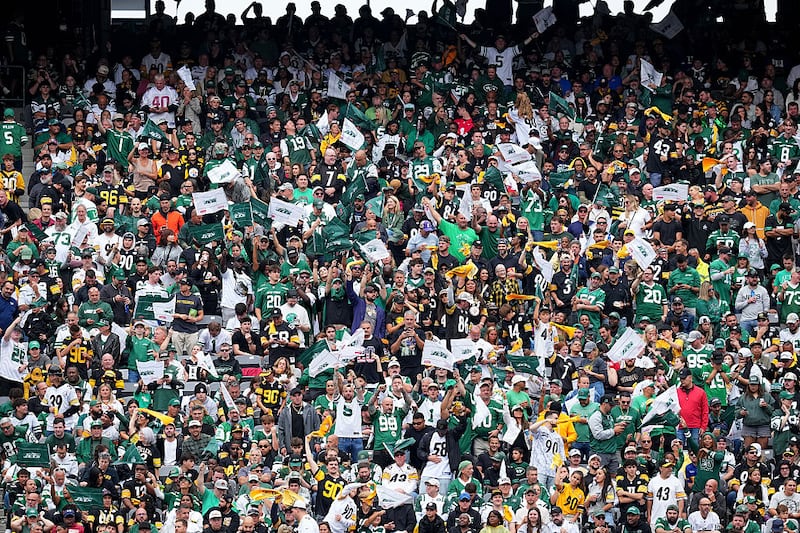 New York Jets fans react during the second quarter against the Pittsburgh Steelers during the game at MetLife Stadium