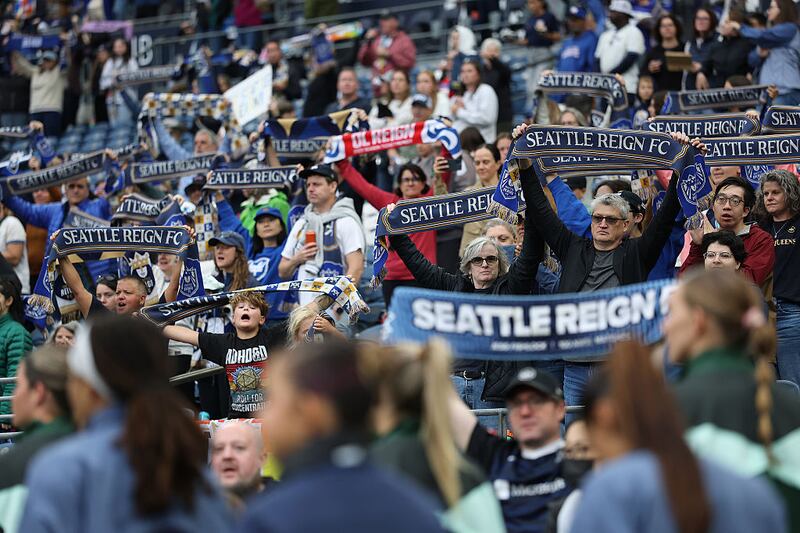 Seattle Reign fans