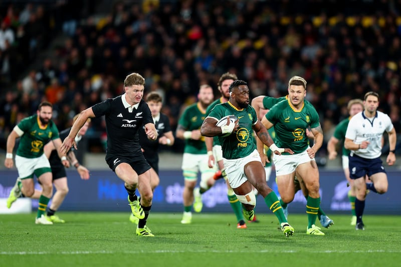 WELLINGTON, NEW ZEALAND - SEPTEMBER 13: Siya Kolisi of South Africa makes a break during The Rugby Championship match between New Zealand All Blacks and South Africa Springboks at Sky Stadium on September 13, 2025 in Wellington, New Zealand. (Photo by Hagen Hopkins/Getty Images)